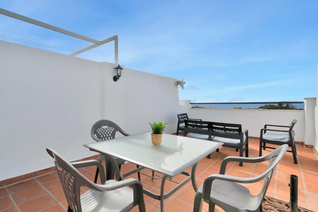 Duplex Con Vistas Al Mar, Piscina Y Gimnasio - Las Abejeras 226 Estepona Exteriér fotografie